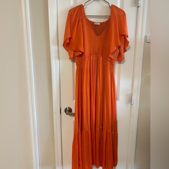 Papaya Smocked Midi Dress - Picture 4 of 9
